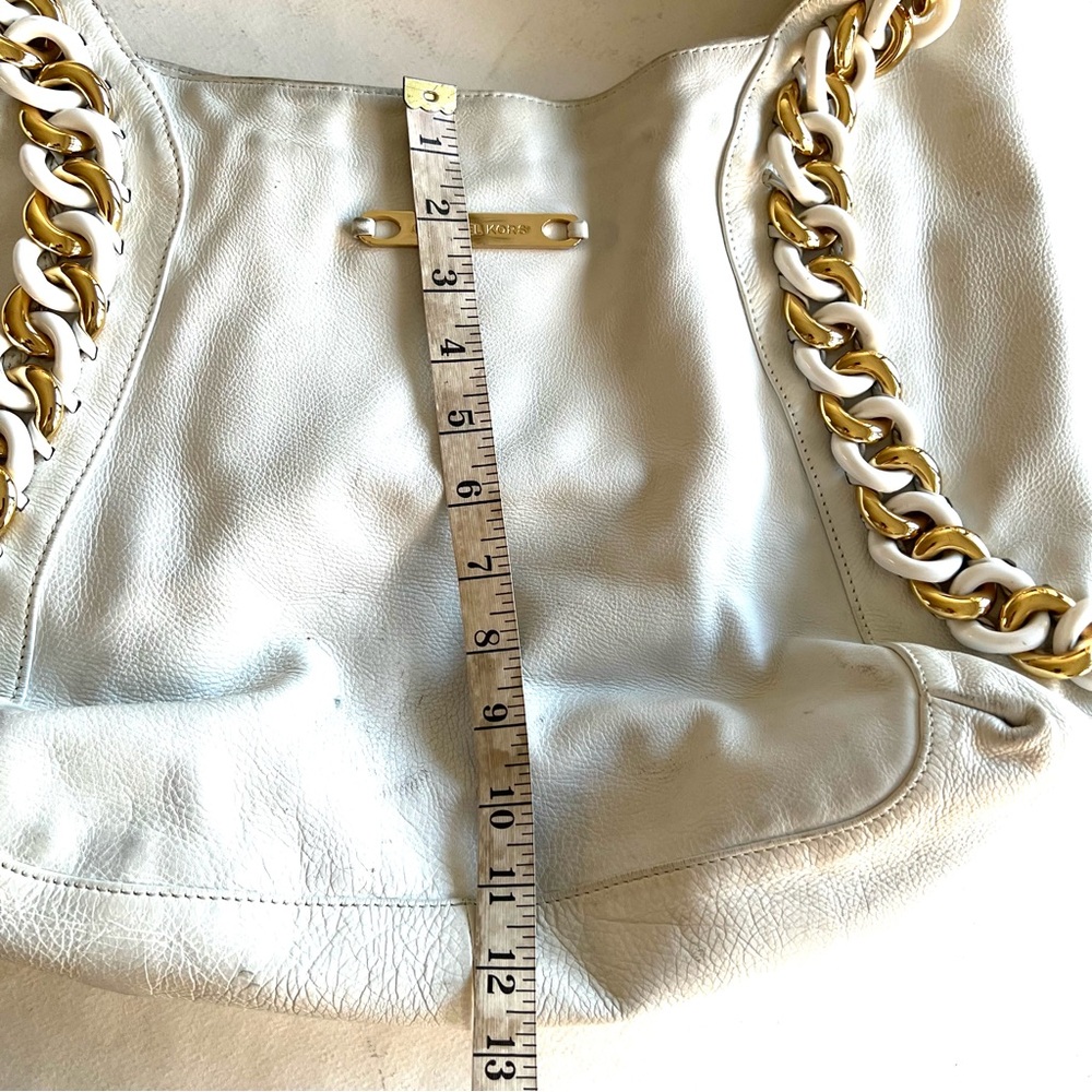 Michael Kors White Leather Shoulder Bag - Picture 9 of 10